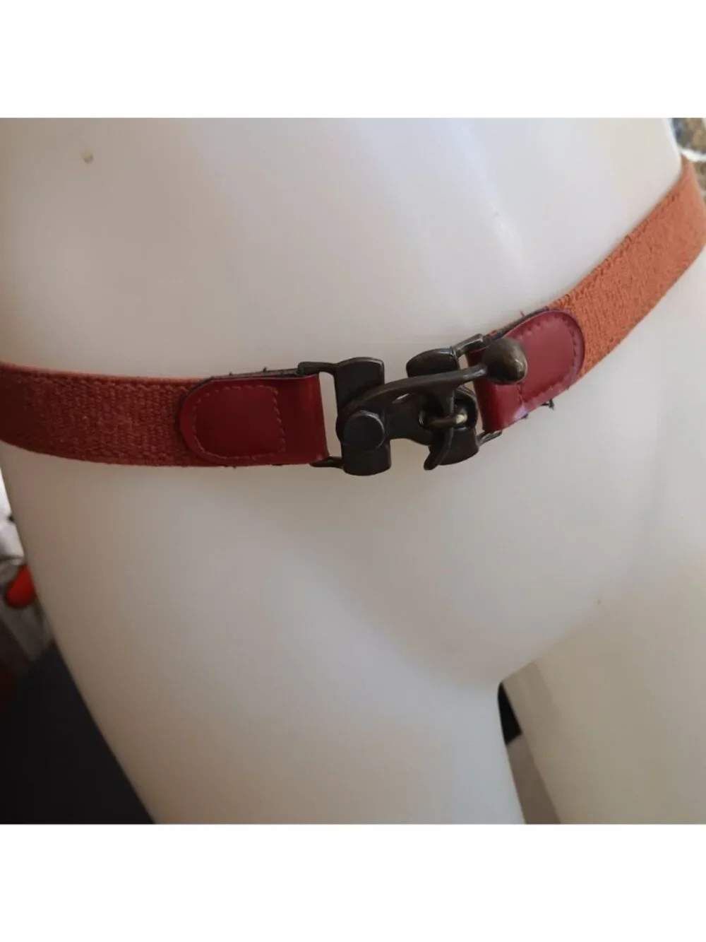 Unknown adjustable tan